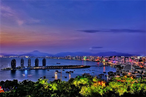 贵港市烫发器加盟创业选择什么项目受欢迎，贵港美发店